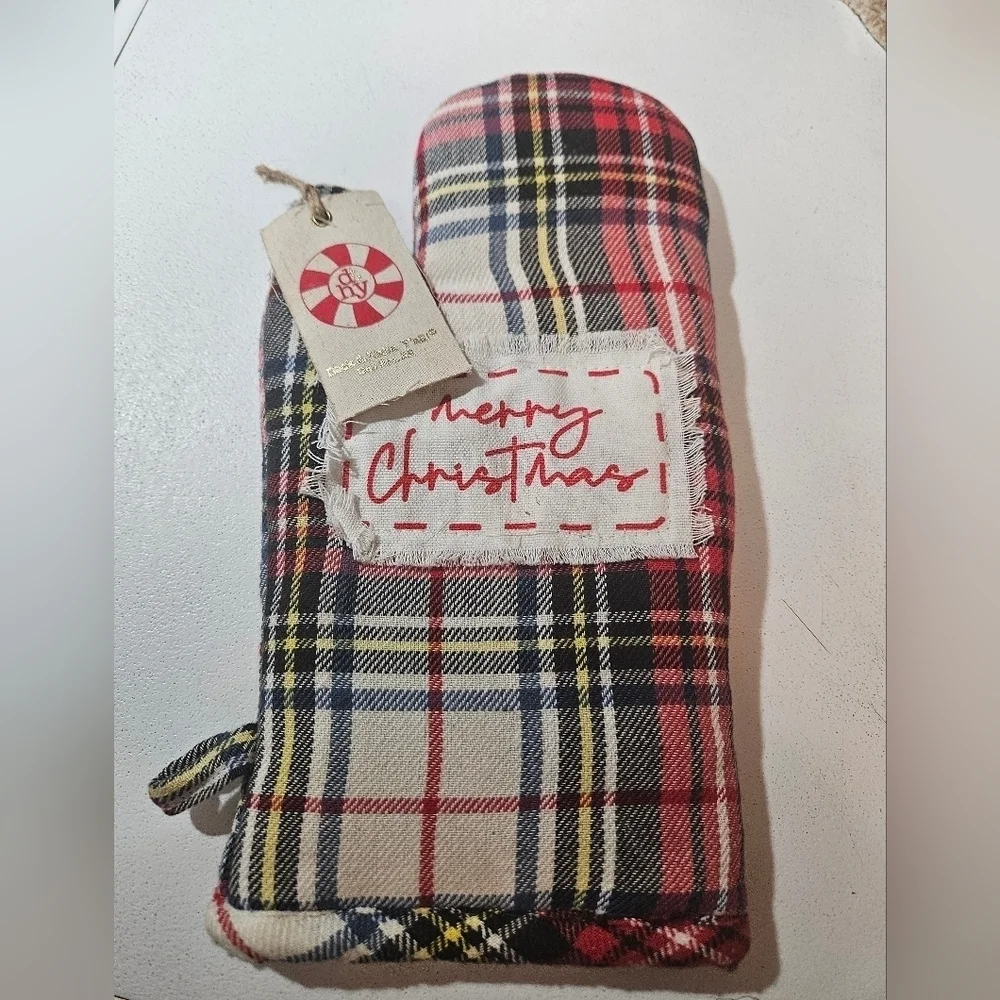 NWT! Handmade Christmas Oven Mitt!